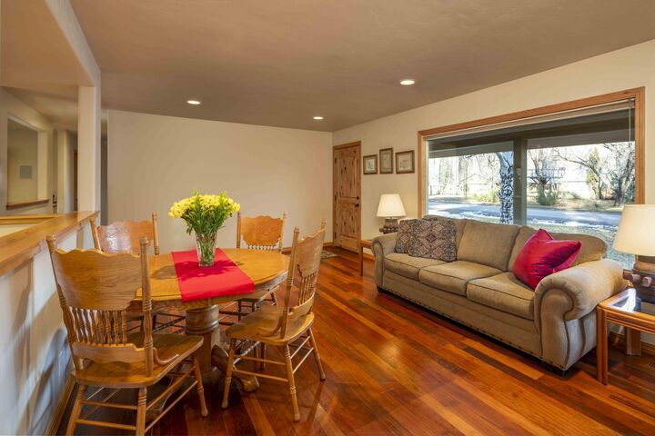 Property Photo: 609 S 4th Ave ID 83333