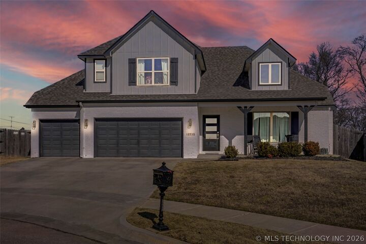 Property Photo:  17715 E 43rd Place  OK 74134 