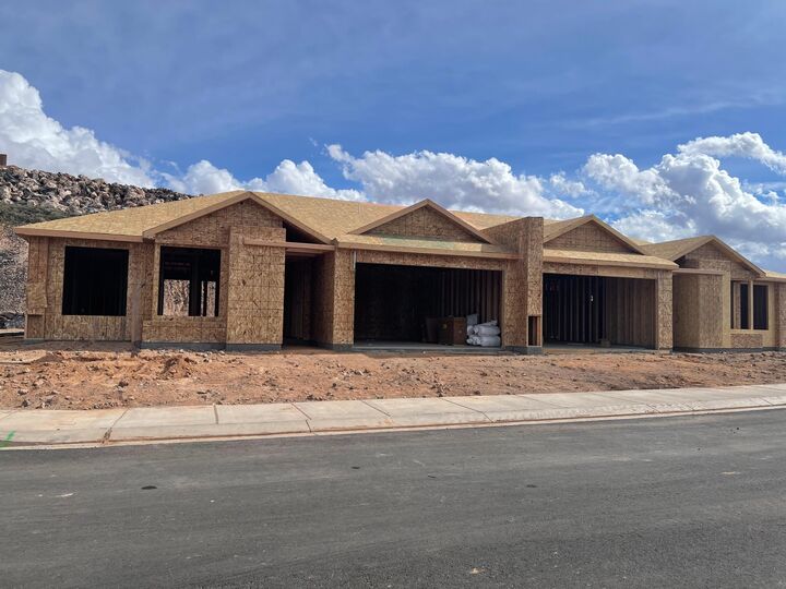 Property Photo:  1626 W 470 N  UT 84737 