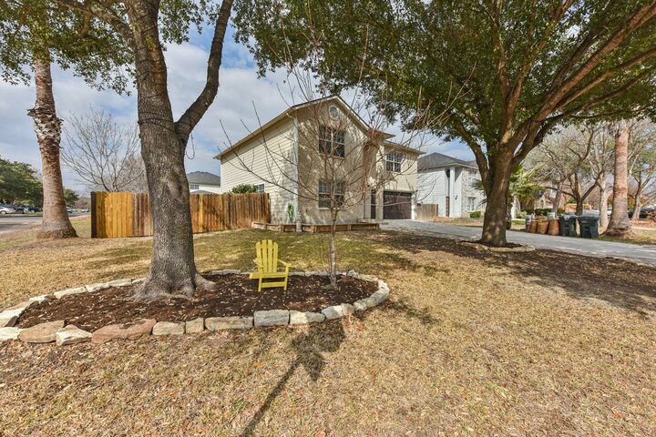 Property Photo:  901 E Whispering Hollow Drive  TX 78640 