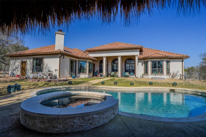 Property Photo: 15999 Maxdale Road TX 76549