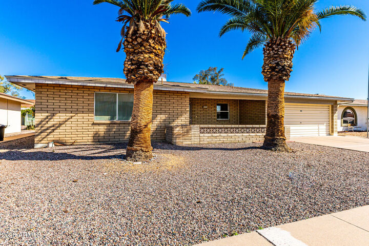 Property Photo:  913 S Roanoke --  AZ 85206 