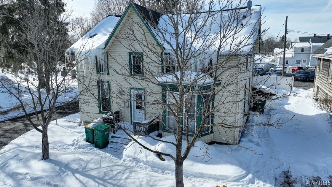 Property Photo: 35 Temple Place NY 14052