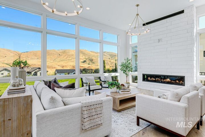 Property Photo: 6062 E Marmount ID 83716