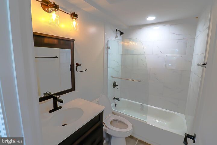 Property Photo:  427 Highland Avenue  VA 22601 