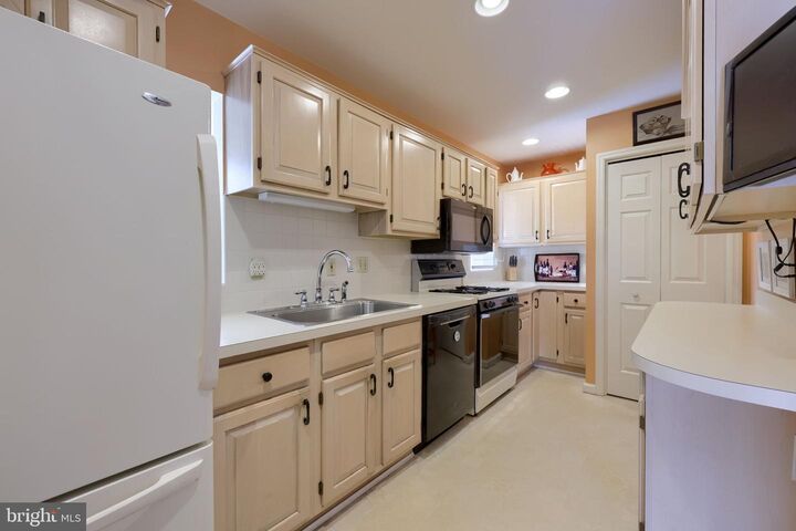 Property Photo:  3 Amberley Way  PA 17543 