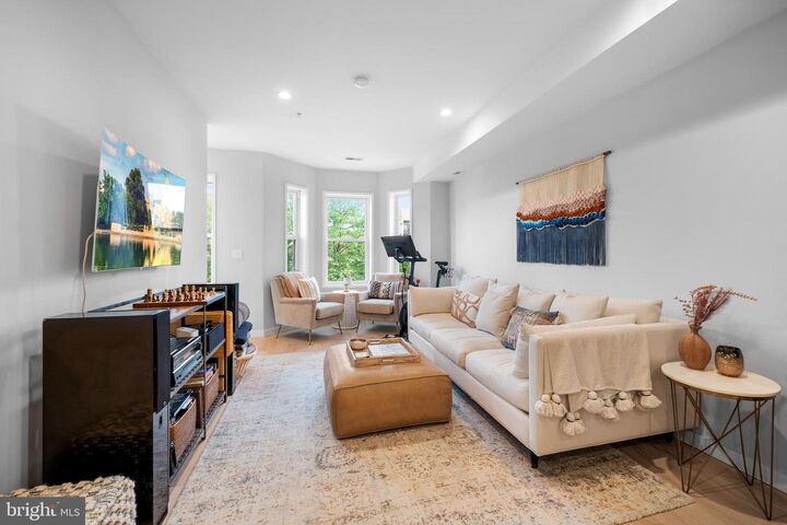 Property Photo:  731 Fairmont Street NW 2  DC 20001 