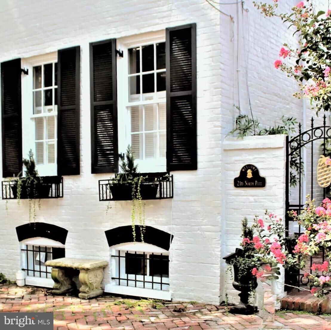Property Photo: 216 N Pitt Street VA 22314