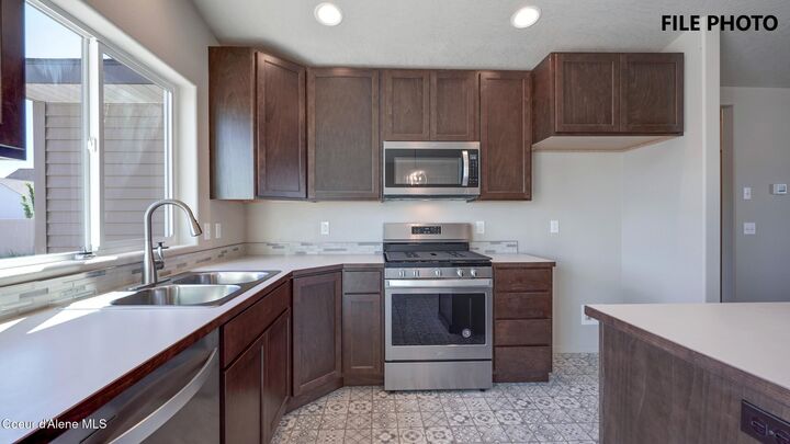 Property Photo:  1462 E Allenby Ave  ID 83854 