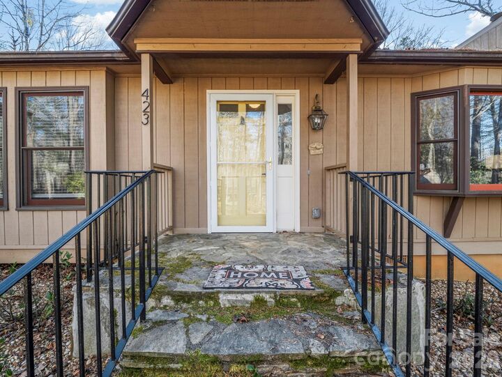 Property Photo:  423 Mountain View Drive  NC 28722 