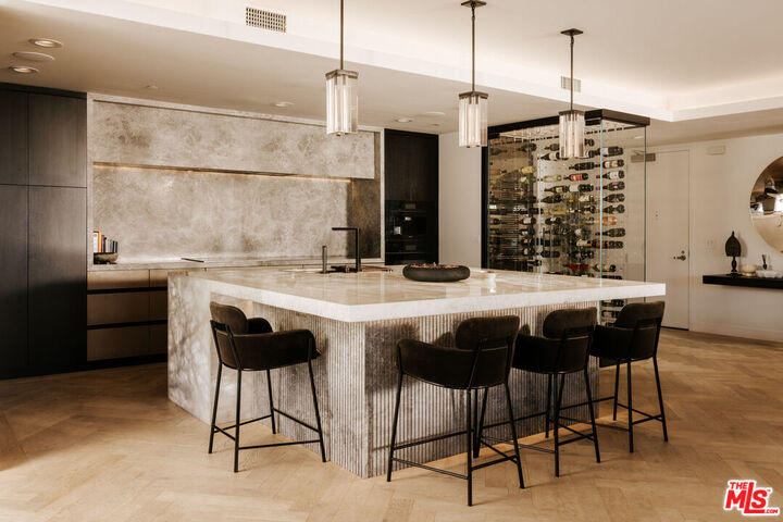 Property Photo: 6250 Hollywood Blvd CA 90028