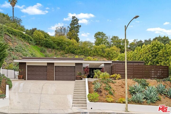 Property Photo:  3135 Chandelle Rd  CA 90046 