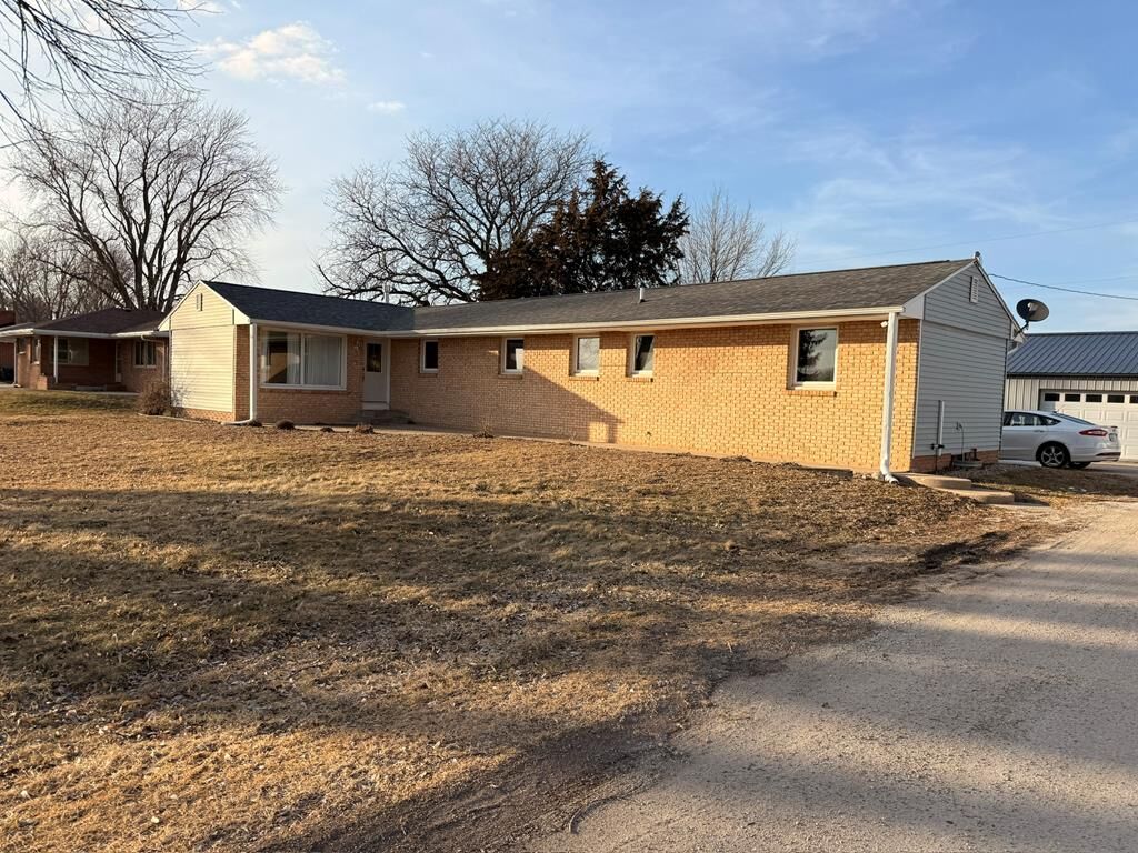 Property Photo:  2750 25th Ave N  IA 50501 