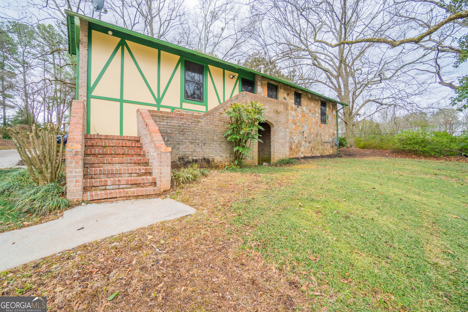Property Photo:  1865 Oak Grove Road NE  GA 30345 