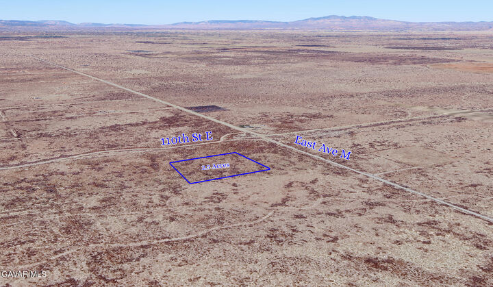 Property Photo:  111 Ste Drt Vic Ave M2  CA 93591 