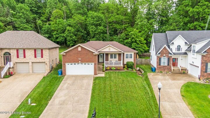 Property Photo:  7207 Oakburn Dr  KY 40258 