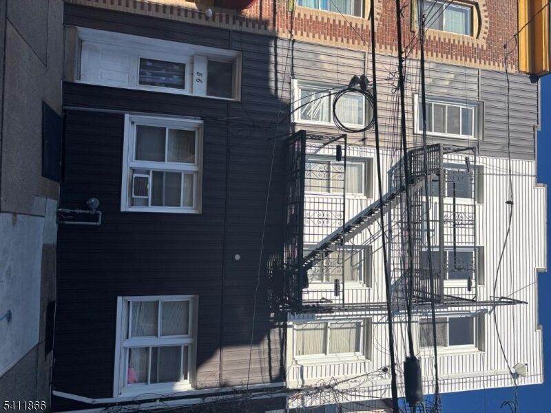 Property Photo:  86 Center St 2R  NJ 07011 