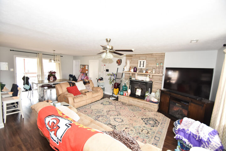 Property Photo:  209 Hilltop Drive  KY 42544 