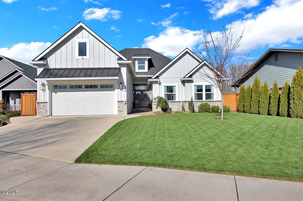 Property Photo:  928 SW Coral Street  OR 97448 