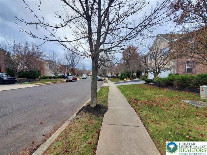 Property Photo: 6852 Lincoln Drive PA 18062