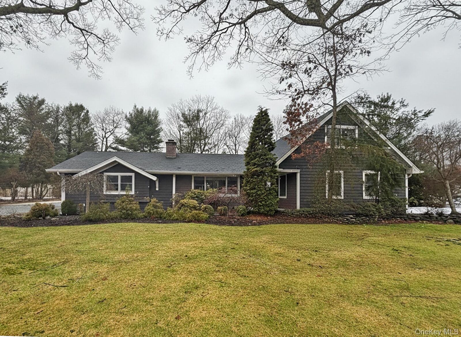 Property Photo:  22 Redwood Drive  NY 11739 