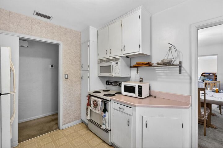 Property Photo:  821 Winthrop Place  FL 32803 