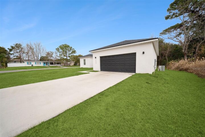 Property Photo: 1523 Zinnia Drive FL 32725