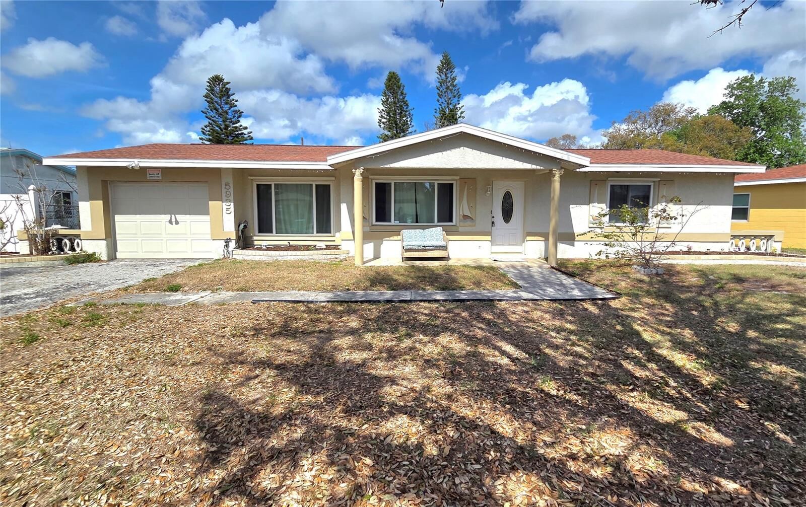 Property Photo:  