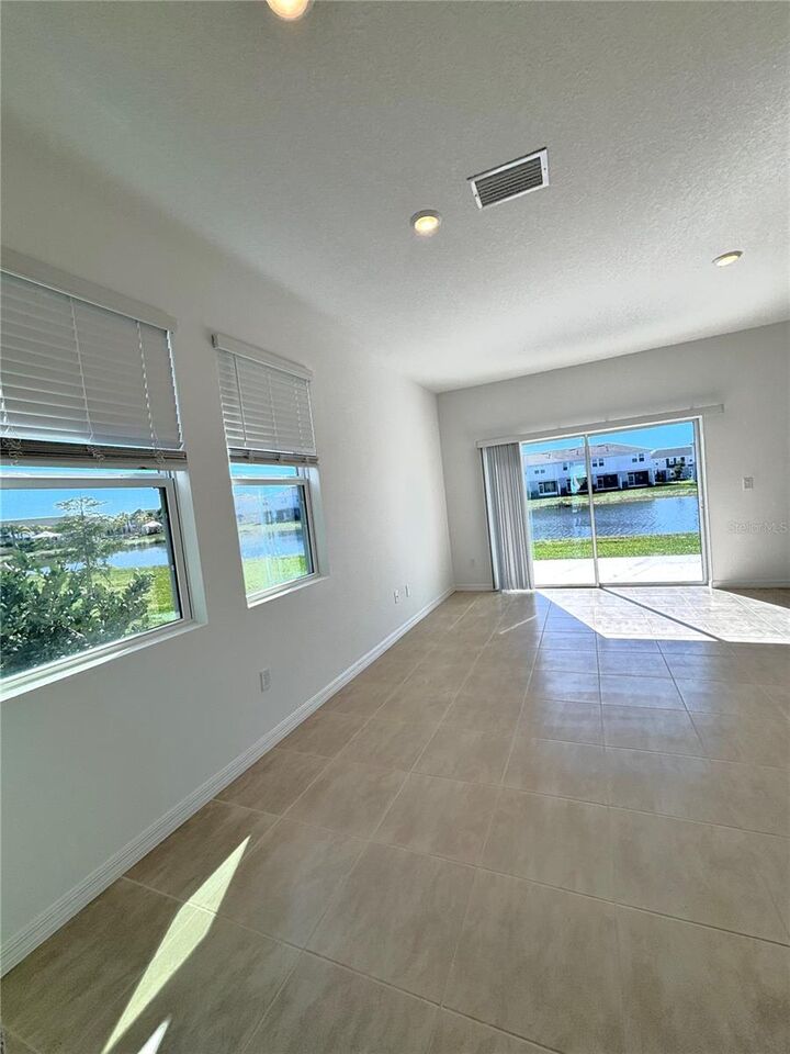 Property Photo: 16532 Gergamo Place FL 34211
