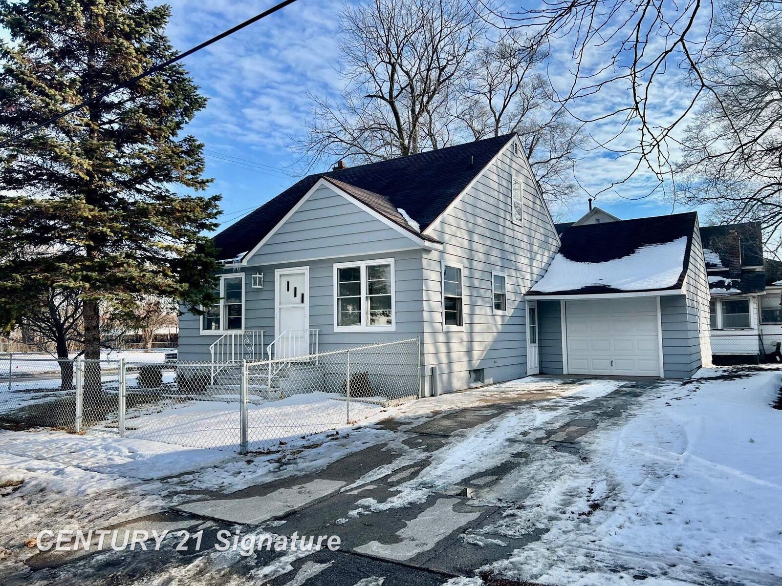 Property Photo: 603 Davenport Avenue MI 48602