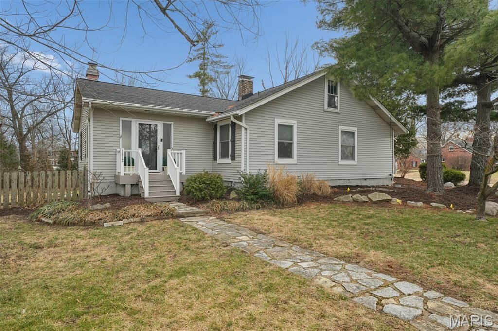 Property Photo:  1612 Dougherty Ferry Road  MO 63122 