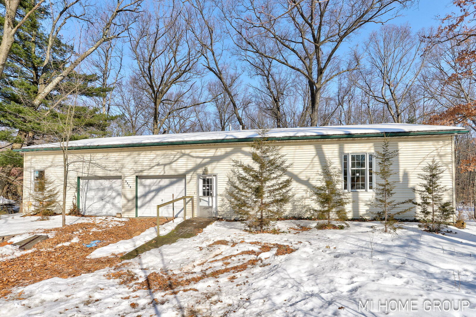 Property Photo: 5525 Highland Avenue MI 49450