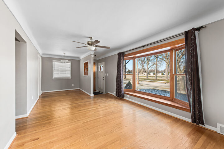 Property Photo: 1320 Montrose Avenue MI 48073