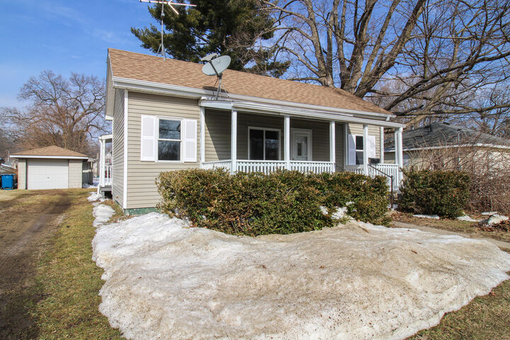 Property Photo: 316 W Delaware Street MI 49045