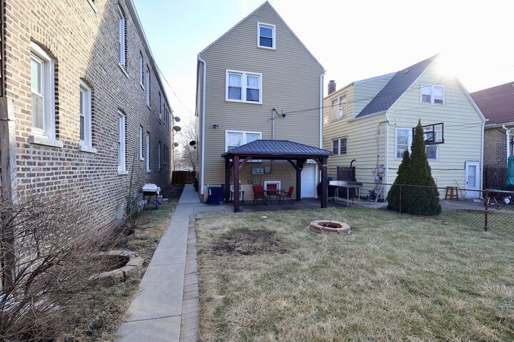 Property Photo:  5222 W 31st Street  IL 60804 
