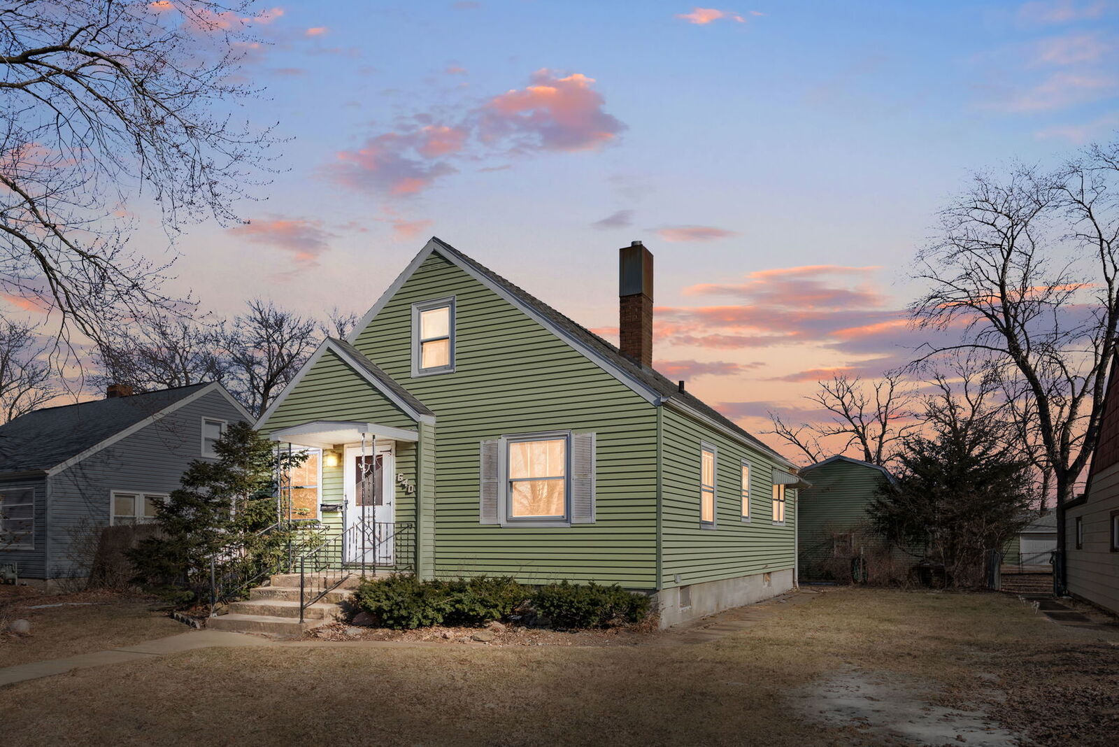 Property Photo:  640 S McKinley Avenue  IL 60901 