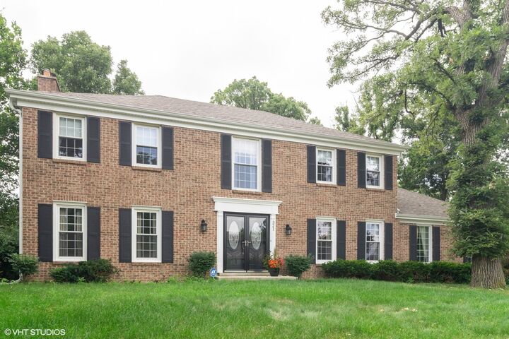 Property Photo: 321 Bittersweet Court IL 60193