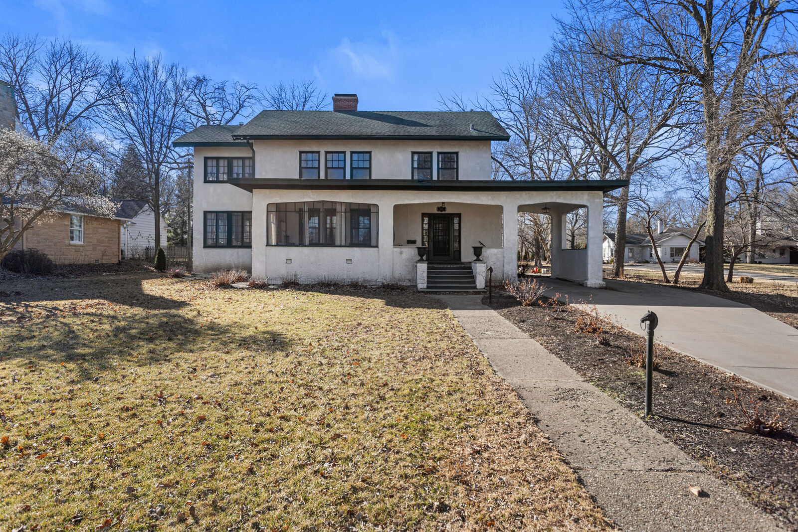 Property Photo:  1124 N State Street  IL 61856 