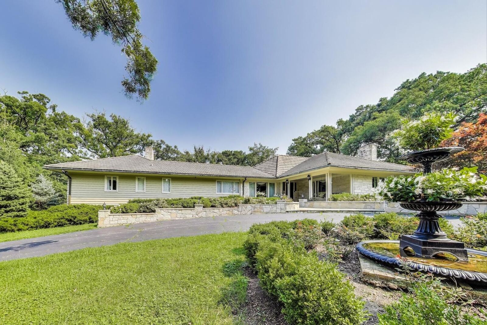 Property Photo:  6500 Shady Lane  IL 60527 