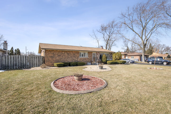 Property Photo:  13748 Leclaire Avenue  IL 60418 