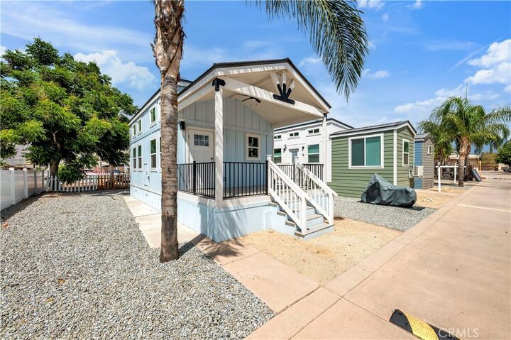 Property Photo: 501 S Mistletoe 19 CA 92582