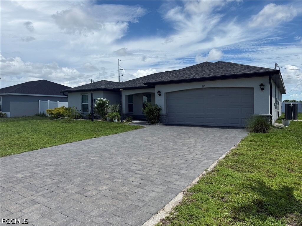 Property Photo:  910 NW 8th Terrace  FL 33993 