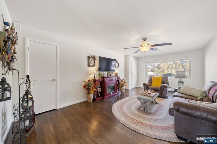 Property Photo:  1323 Anderson Avenue 15  NJ 07024 