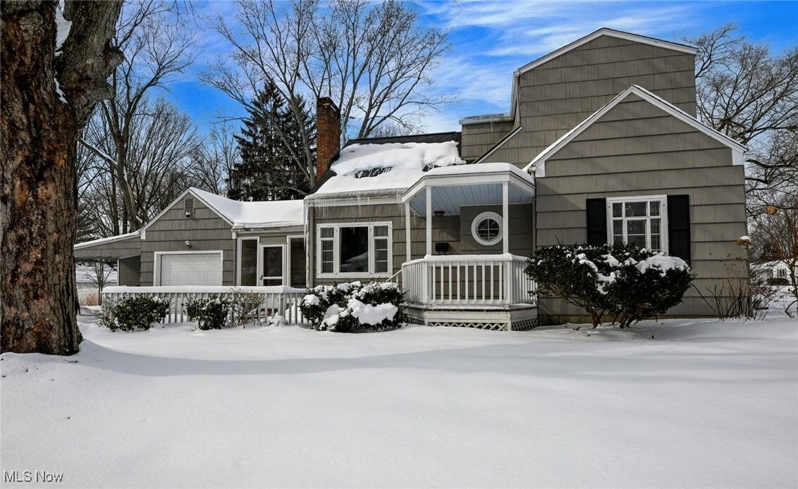 Property Photo:  302 N Pershing Avenue  OH 44313 