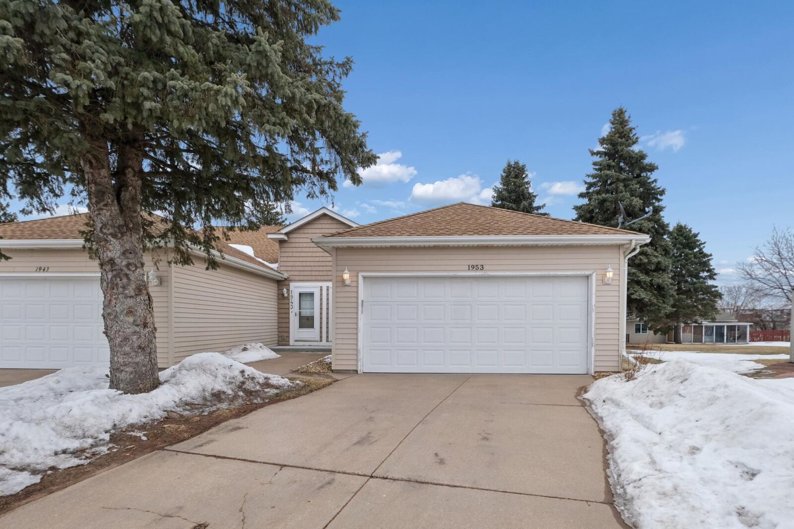 Property Photo: 1953 Eastridge Court MN 55082