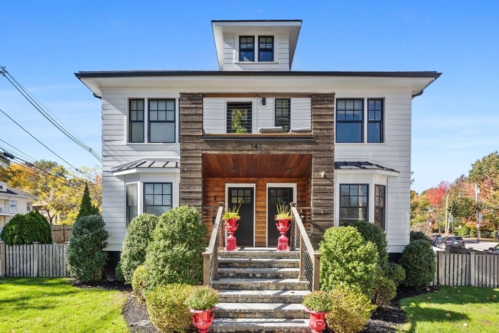 Property Photo:  140 Sumner Rd 1  MA 02445 