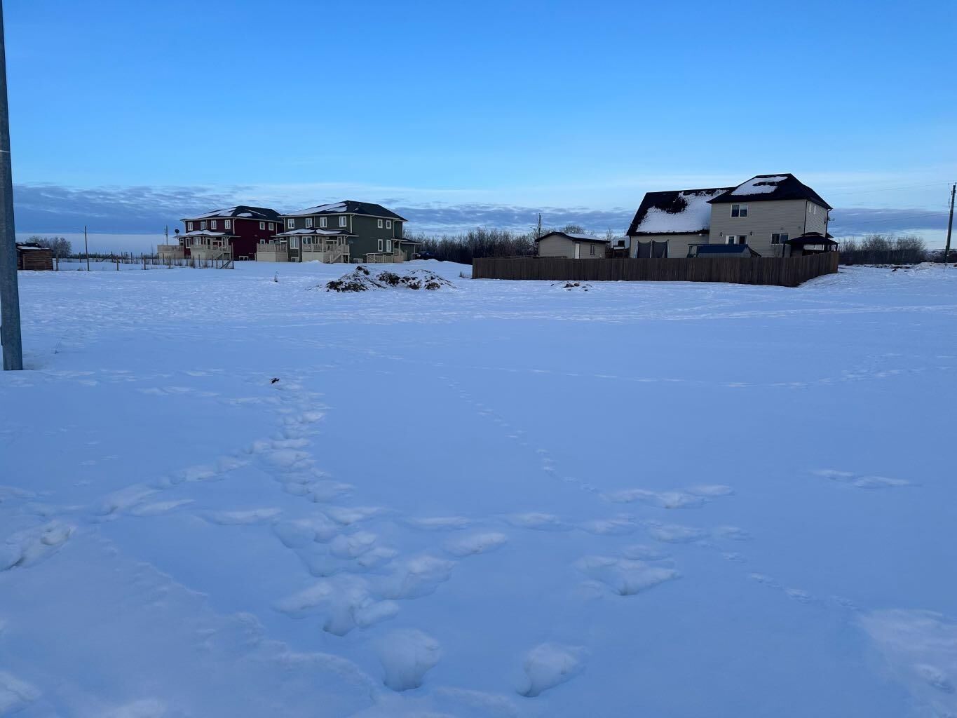 Property Photo: 4407 Luken Avenue AB T0B 1V0