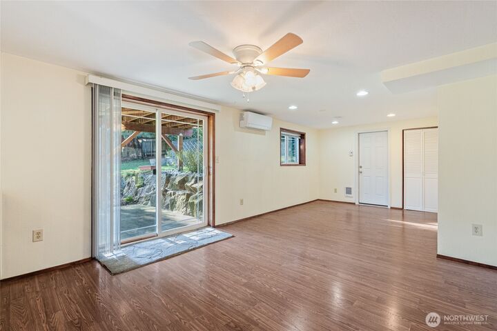 Property Photo: 415 N 179th Place Lower WA 98133