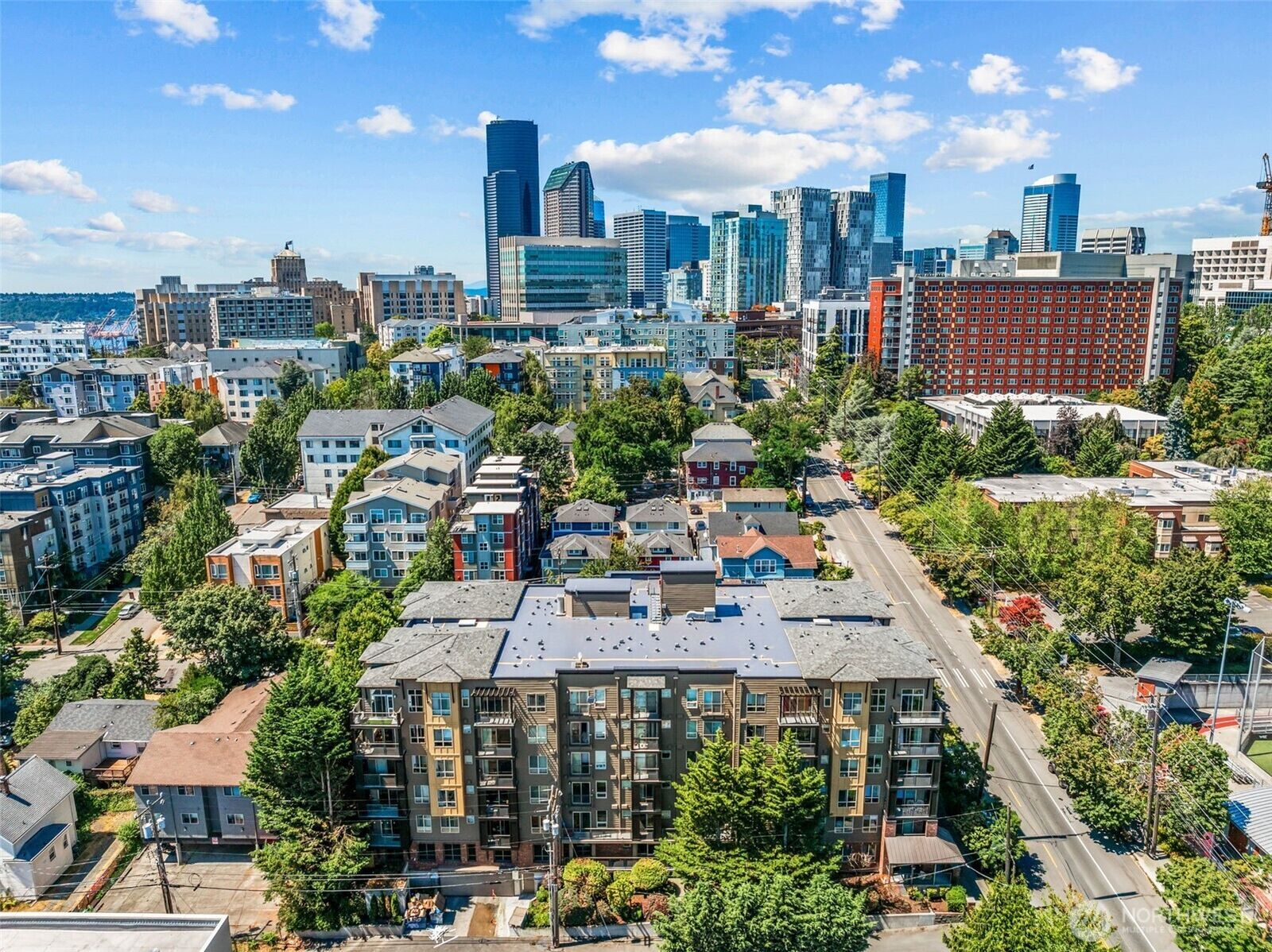 Property Photo:  412  11th Avenue 206  WA 98122 