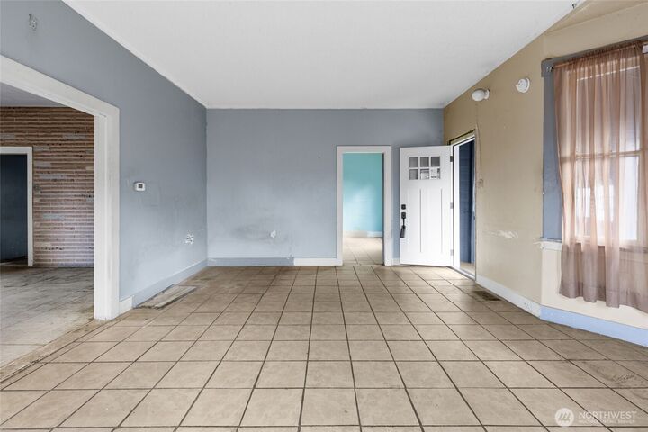 Property Photo:  5360 S Wallace A & B  WA 98178 